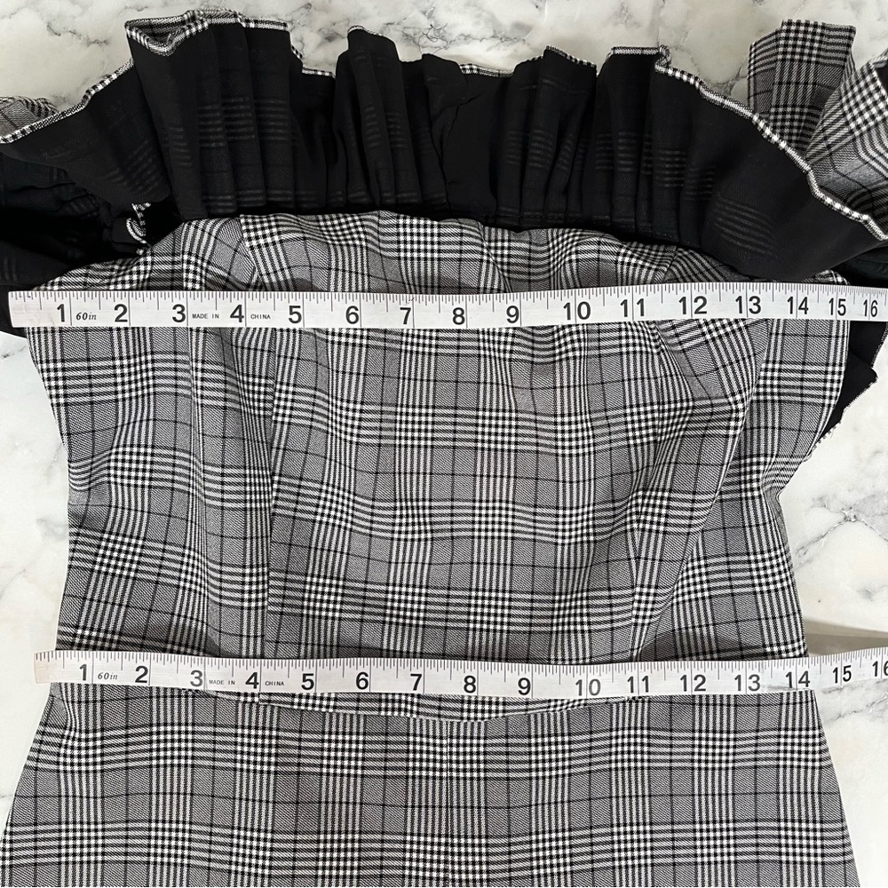 Urban Outfitters black white plaid off shoulder pleated ruffle romper 6 - Picture 7 of 13